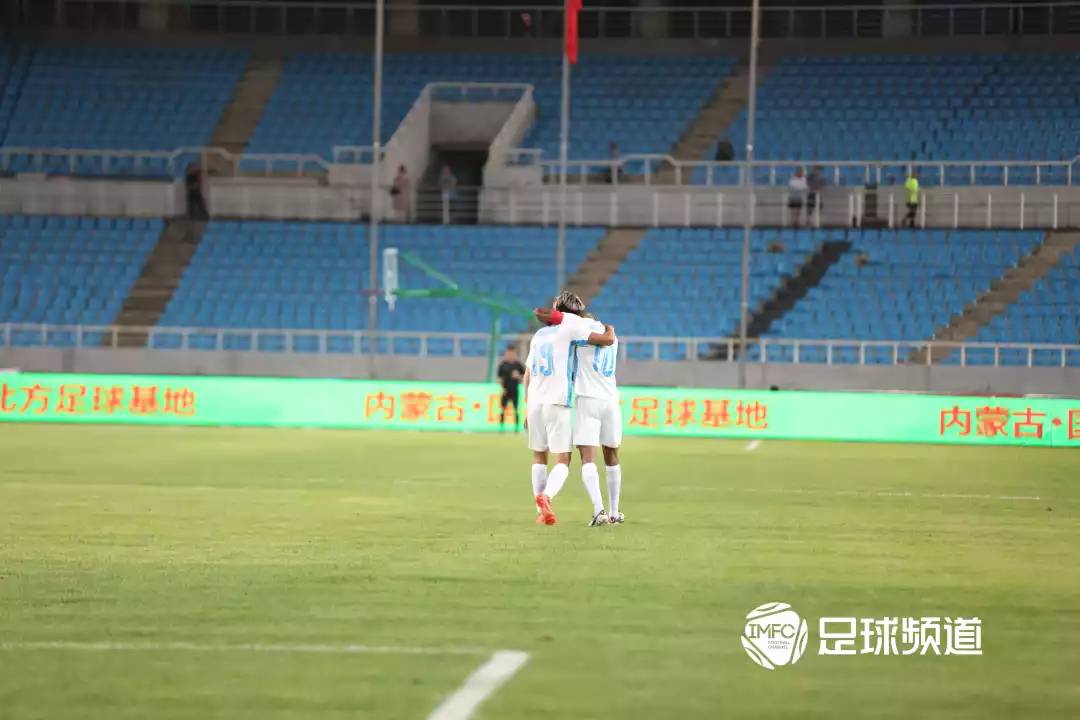 乐竞体育官方网站- 埃弗顿深陷保级泥潭，戴奇坦言需团结共渡难关  